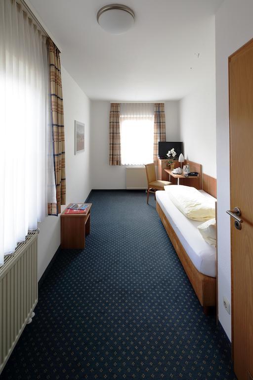 Hotel Christl Rohrdorf  Rum bild